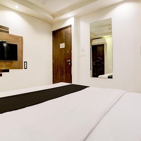Super Hotel O Mumbai Central Formerly Park Palace Екстер'єр фото