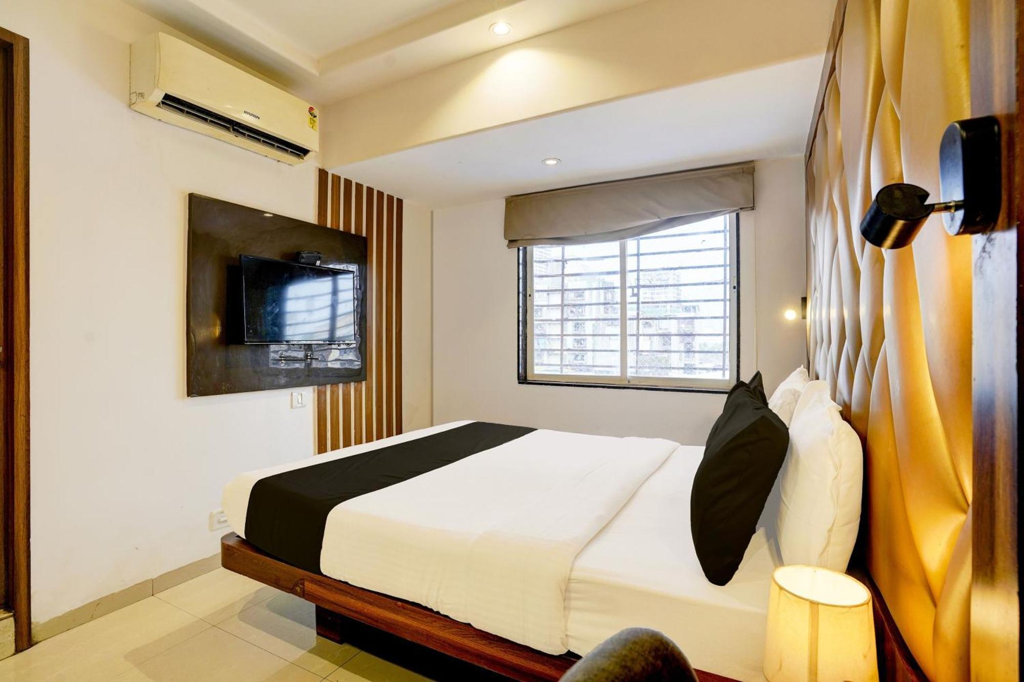 Super Hotel O Mumbai Central Formerly Park Palace Екстер'єр фото