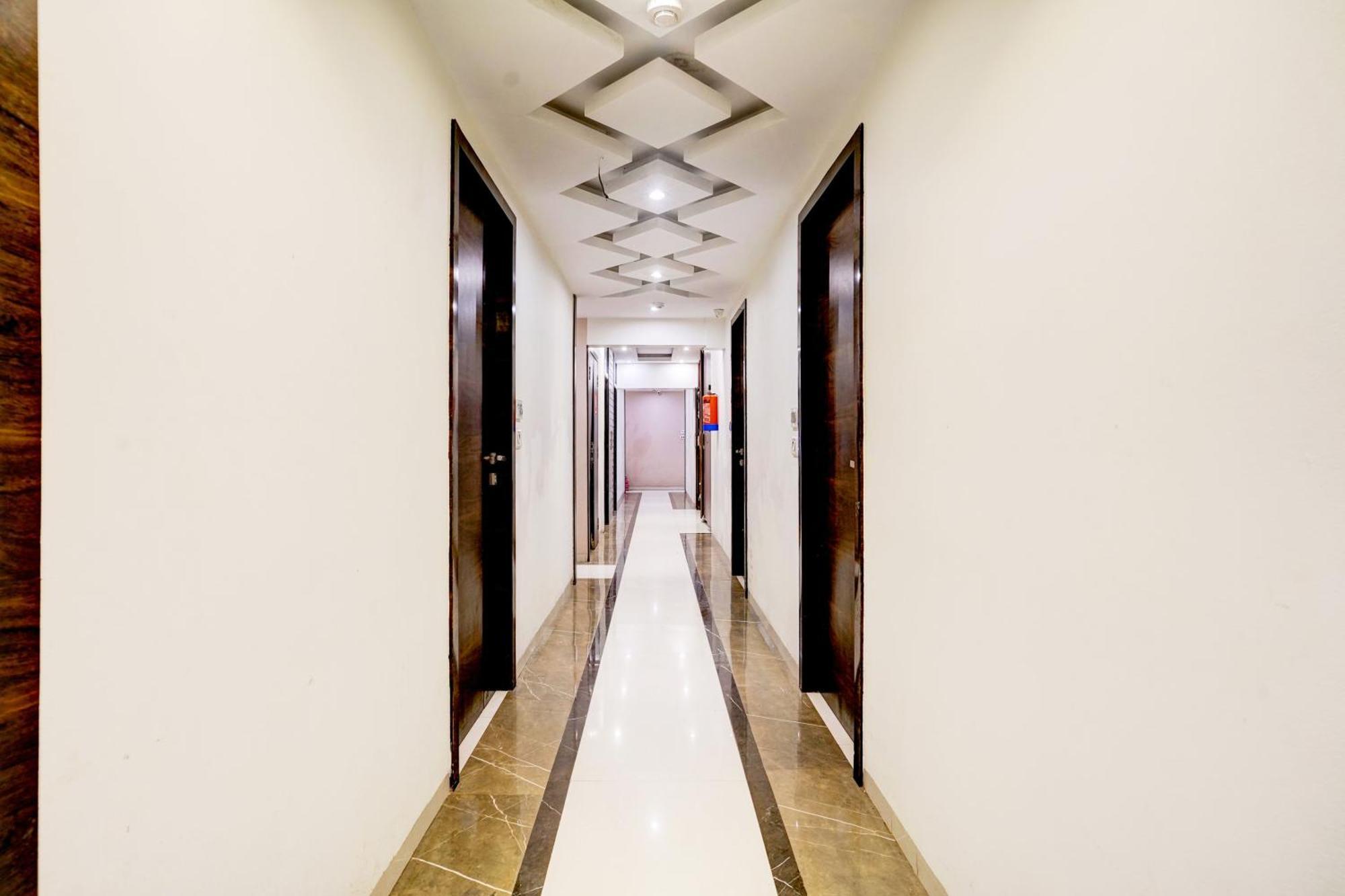 Super Hotel O Mumbai Central Formerly Park Palace Екстер'єр фото